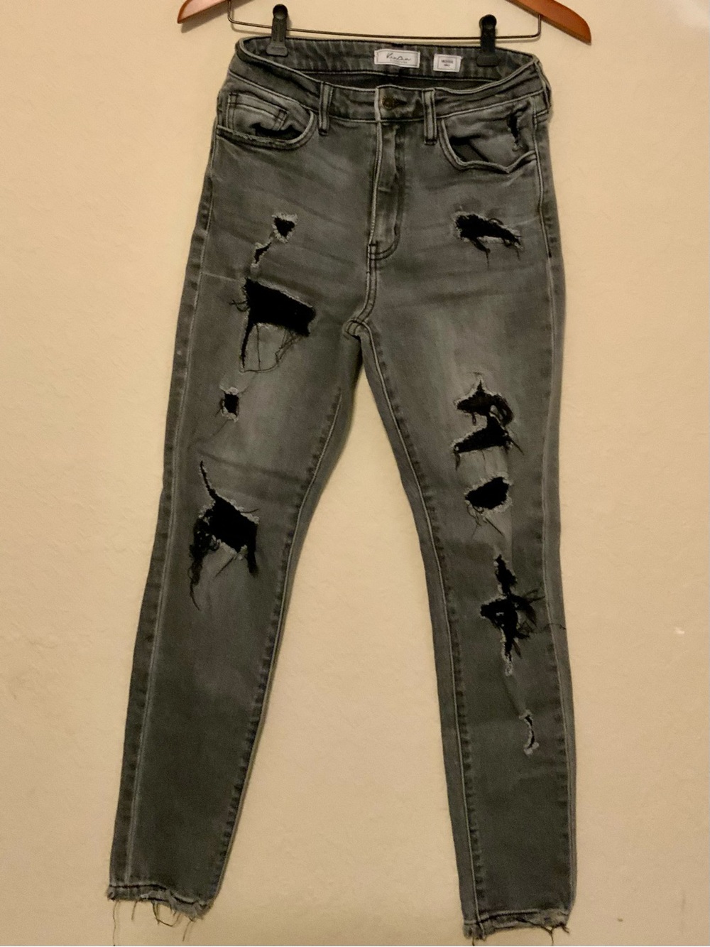 KanCan Distressed Faded Black Skinny Jeans, size 28